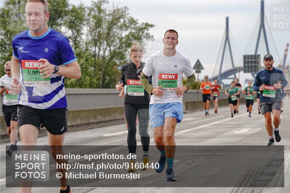 03.10.2025 - Köhlbrandbrückenlauf Michael Burmester http://msf.ph/oto/9160440 03.10.2025 15:53:03 Position 3 9128, 8199, 9353, 9102, 9354 meine-sportfotos.de