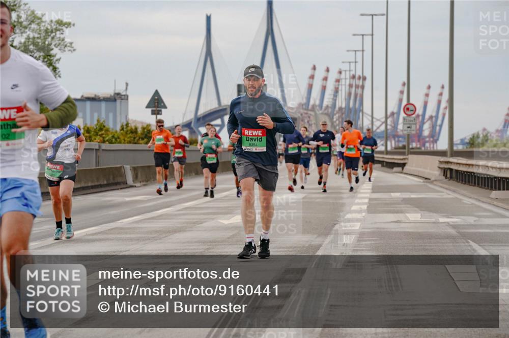 03.10.2025 - Köhlbrandbrückenlauf Michael Burmester http://msf.ph/oto/9160441 03.10.2025 15:53:04 Position 3 102, 9354 meine-sportfotos.de