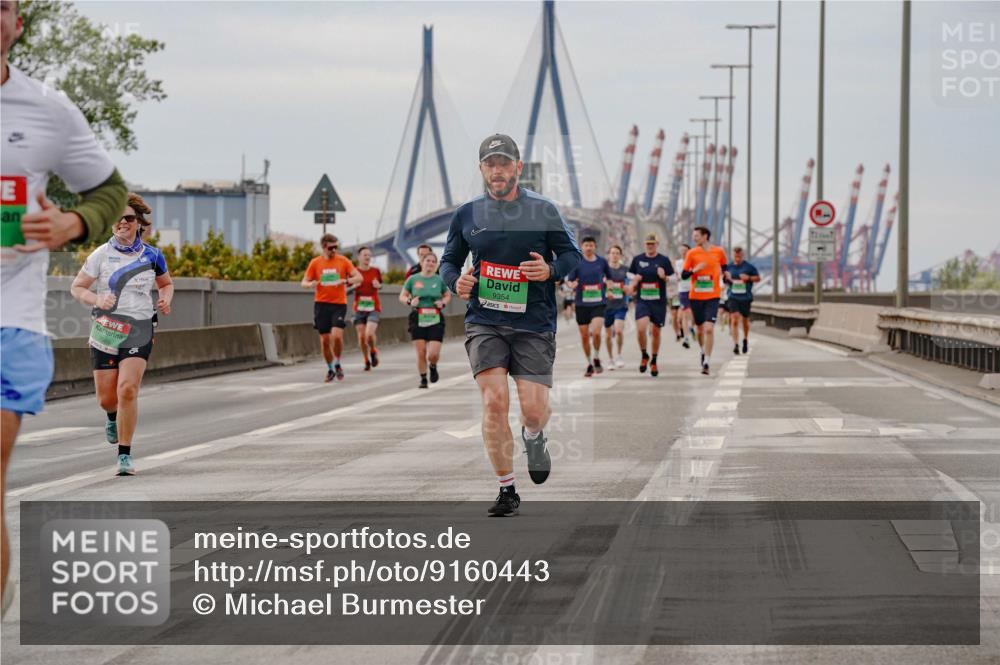 03.10.2025 - Köhlbrandbrückenlauf Michael Burmester http://msf.ph/oto/9160443 03.10.2025 15:53:04 Position 3 9354 meine-sportfotos.de