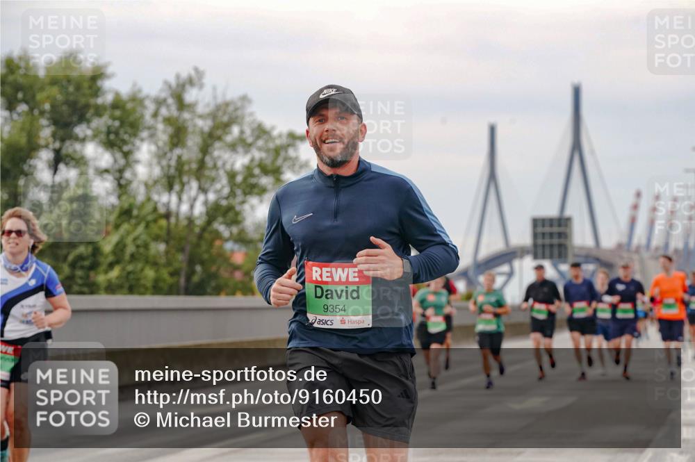 03.10.2025 - Köhlbrandbrückenlauf Michael Burmester http://msf.ph/oto/9160450 03.10.2025 15:53:07 Position 3 9354 meine-sportfotos.de