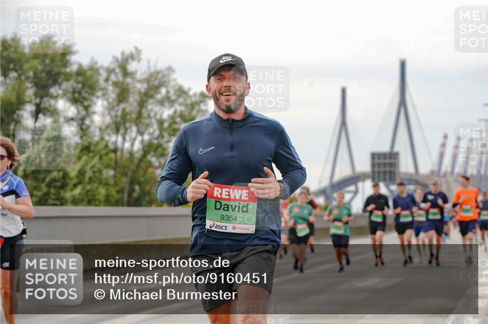03.10.2025 - Köhlbrandbrückenlauf Michael Burmester http://msf.ph/oto/9160451 03.10.2025 15:53:08 Position 3 9354 meine-sportfotos.de