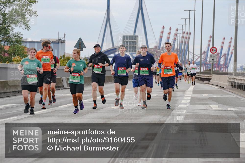 03.10.2025 - Köhlbrandbrückenlauf Michael Burmester http://msf.ph/oto/9160455 03.10.2025 15:53:12 Position 3 9456, 9457, 12, 5 meine-sportfotos.de