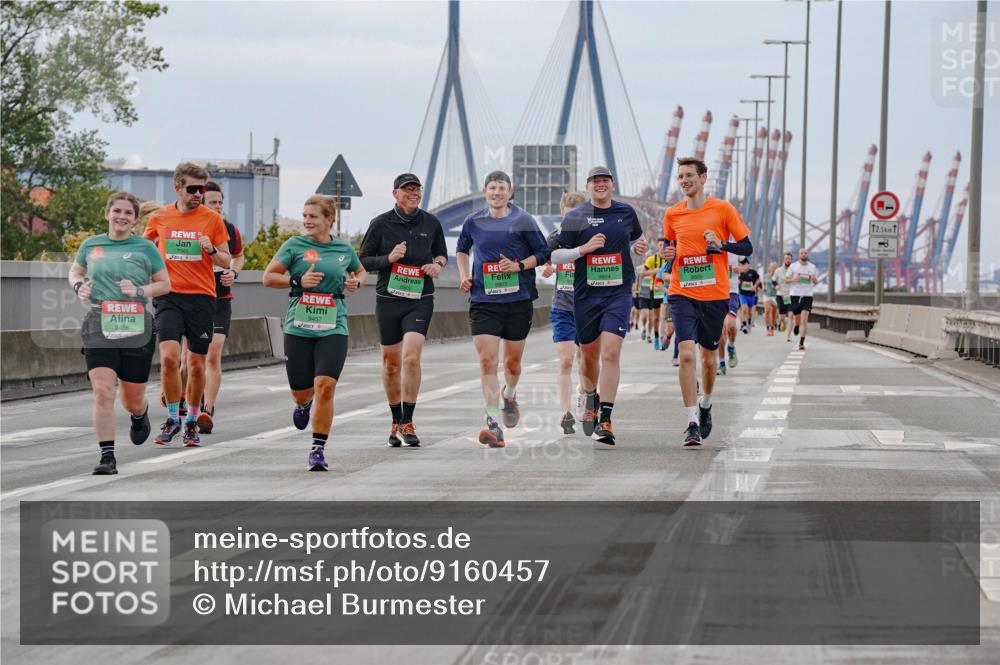 03.10.2025 - Köhlbrandbrückenlauf Michael Burmester http://msf.ph/oto/9160457 03.10.2025 15:53:12 Position 3 9456, 9457, 12, 5 meine-sportfotos.de