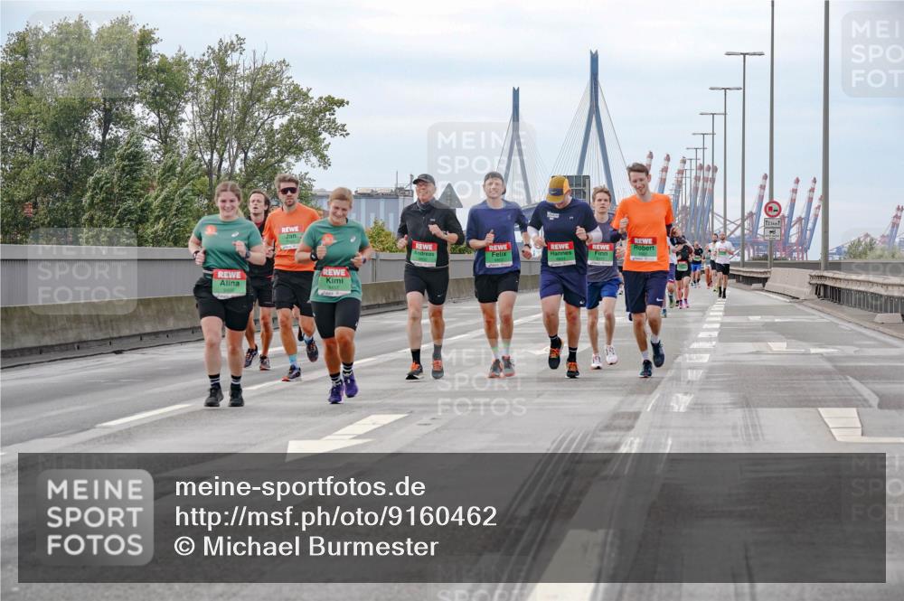 03.10.2025 - Köhlbrandbrückenlauf Michael Burmester http://msf.ph/oto/9160462 03.10.2025 15:53:15 Position 3 9456, 12, 5 meine-sportfotos.de