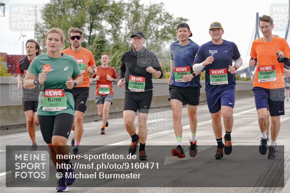 03.10.2025 - Köhlbrandbrückenlauf Michael Burmester http://msf.ph/oto/9160471 03.10.2025 15:53:18 Position 3 9457, 8802, 2024, 8804, 8805 meine-sportfotos.de