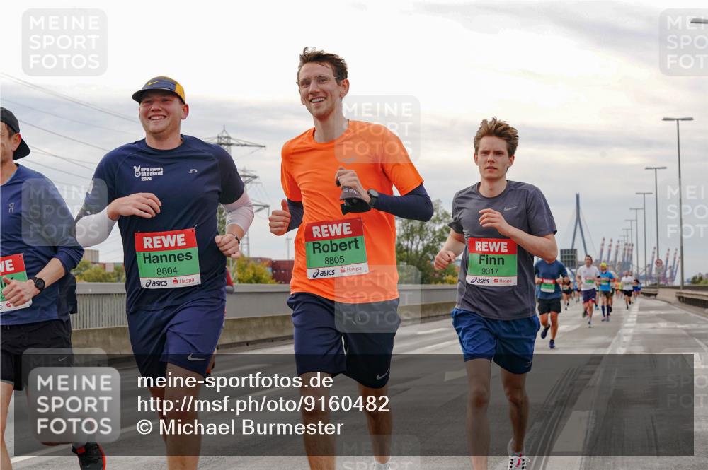03.10.2025 - Köhlbrandbrückenlauf Michael Burmester http://msf.ph/oto/9160482 03.10.2025 15:53:21 Position 3 2024, 8804, 8805, 9317 meine-sportfotos.de