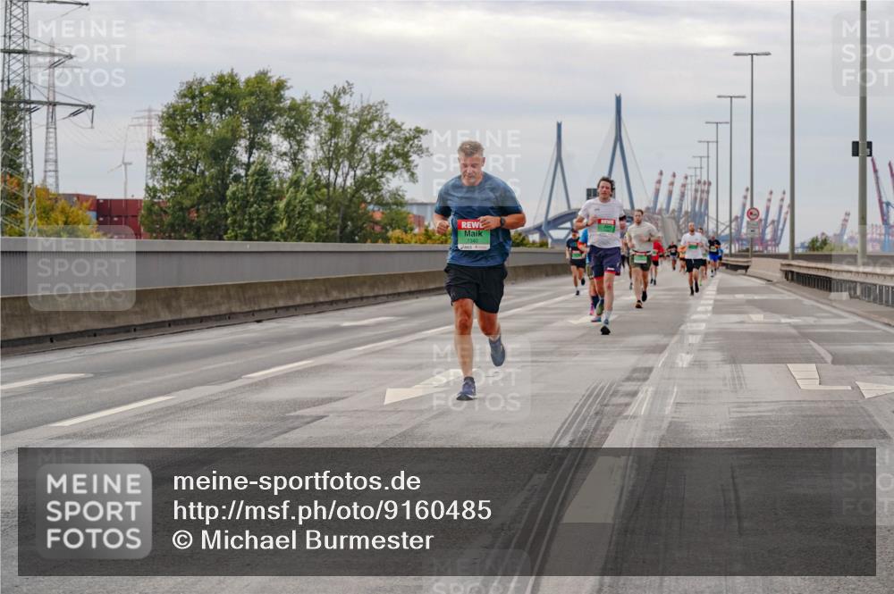 03.10.2025 - Köhlbrandbrückenlauf Michael Burmester http://msf.ph/oto/9160485 03.10.2025 15:53:24 Position 3 7340 meine-sportfotos.de