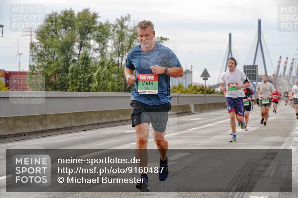03.10.2025 - Köhlbrandbrückenlauf Michael Burmester http://msf.ph/oto/9160487 03.10.2025 15:53:25 Position 3 7340 meine-sportfotos.de