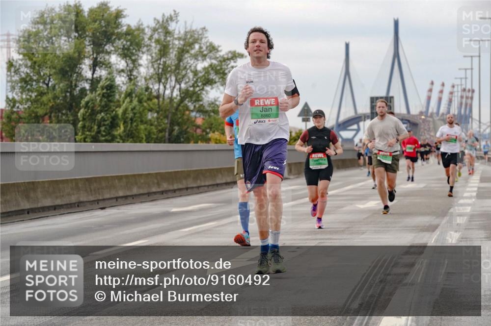 03.10.2025 - Köhlbrandbrückenlauf Michael Burmester http://msf.ph/oto/9160492 03.10.2025 15:53:29 Position 3 8860 meine-sportfotos.de
