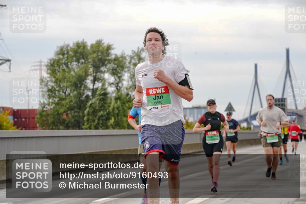 03.10.2025 - Köhlbrandbrückenlauf Michael Burmester http://msf.ph/oto/9160493 03.10.2025 15:53:30 Position 3 8860 meine-sportfotos.de