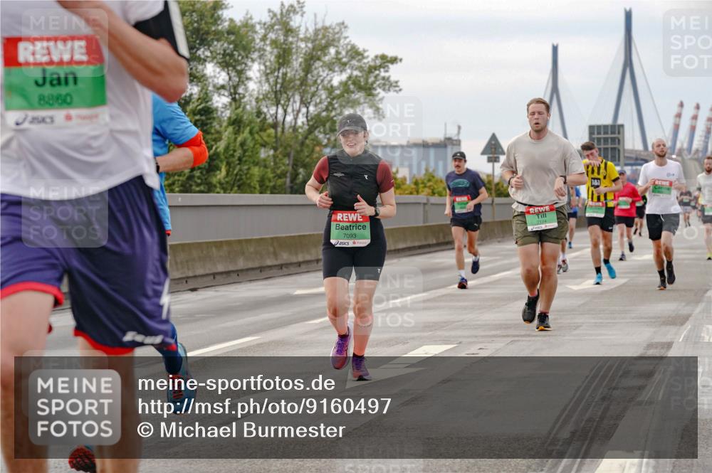 03.10.2025 - Köhlbrandbrückenlauf Michael Burmester http://msf.ph/oto/9160497 03.10.2025 15:53:31 Position 3 8860, 7093, 1, 1, 7174 meine-sportfotos.de