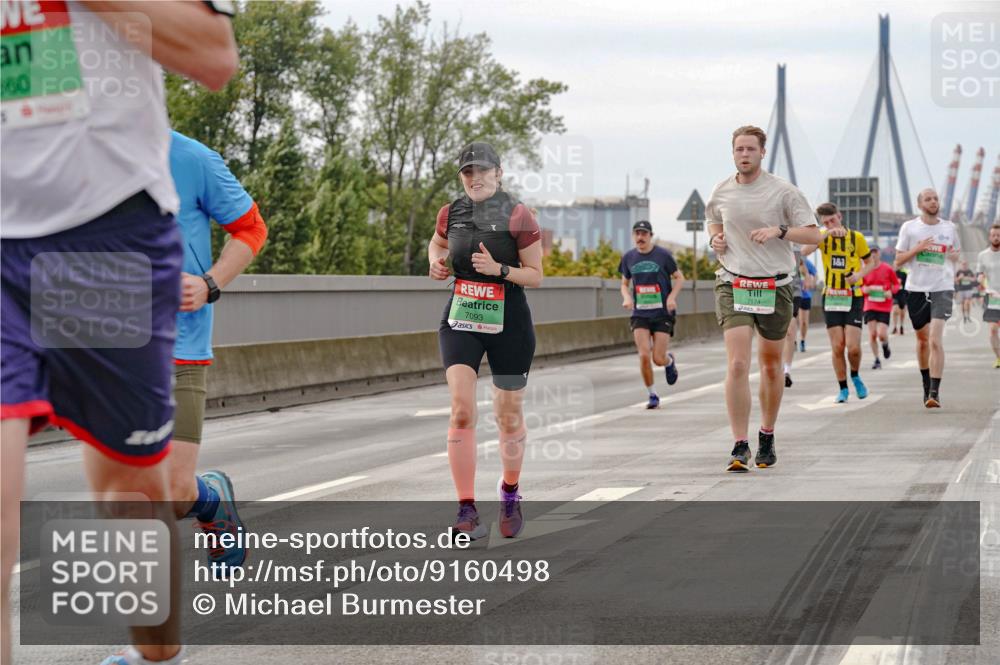 03.10.2025 - Köhlbrandbrückenlauf Michael Burmester http://msf.ph/oto/9160498 03.10.2025 15:53:31 Position 3 960, 7093, 7174 meine-sportfotos.de