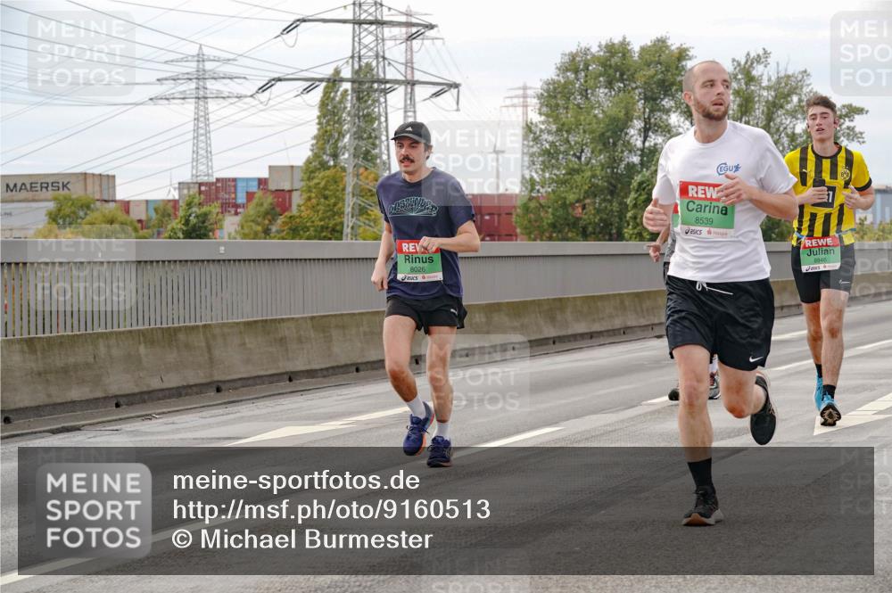 03.10.2025 - Köhlbrandbrückenlauf Michael Burmester http://msf.ph/oto/9160513 03.10.2025 15:53:39 Position 3 8026, 8539, 8846 meine-sportfotos.de