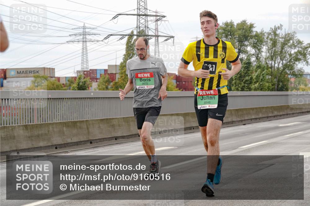 03.10.2025 - Köhlbrandbrückenlauf Michael Burmester http://msf.ph/oto/9160516 03.10.2025 15:53:41 Position 3 37, 9572, 8846 meine-sportfotos.de