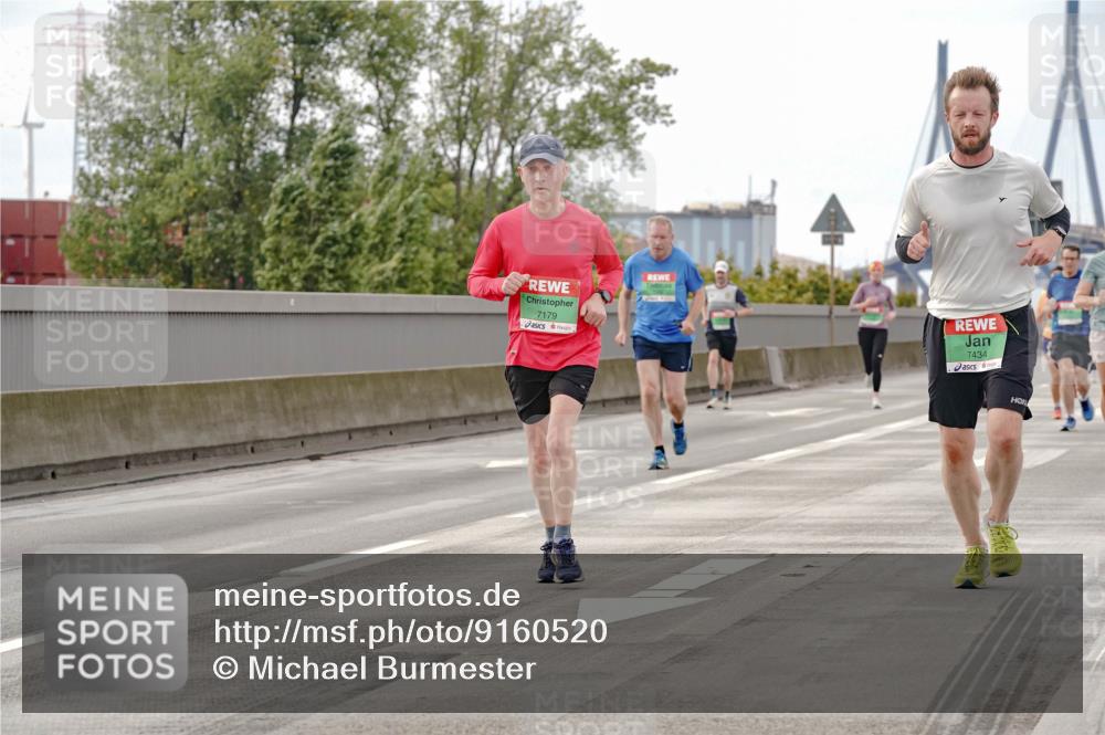 03.10.2025 - Köhlbrandbrückenlauf Michael Burmester http://msf.ph/oto/9160520 03.10.2025 15:53:43 Position 3 7179, 7434 meine-sportfotos.de