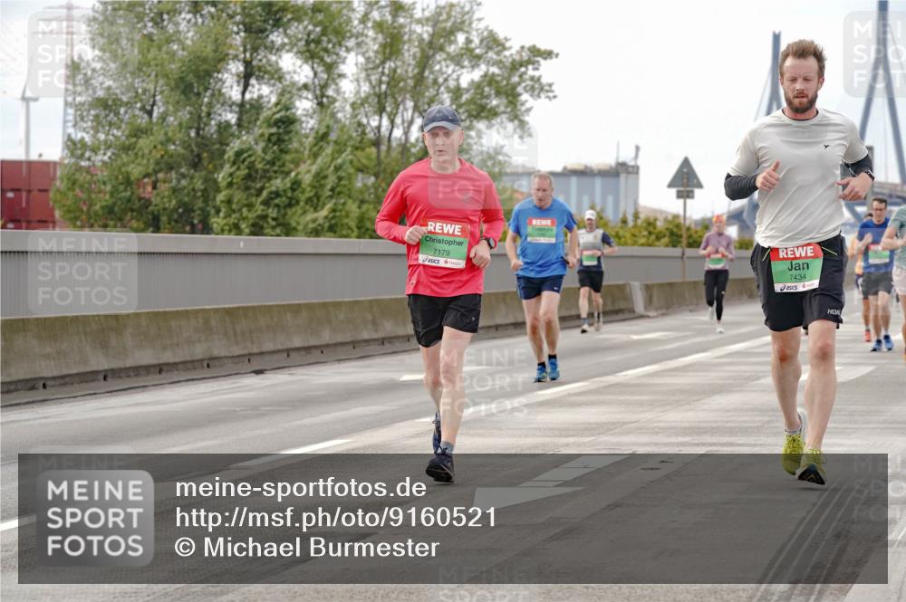 03.10.2025 - Köhlbrandbrückenlauf Michael Burmester http://msf.ph/oto/9160521 03.10.2025 15:53:43 Position 3 7179, 7434 meine-sportfotos.de