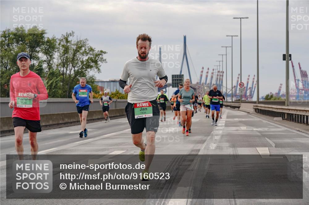 03.10.2025 - Köhlbrandbrückenlauf Michael Burmester http://msf.ph/oto/9160523 03.10.2025 15:53:45 Position 3 7179, 7434 meine-sportfotos.de