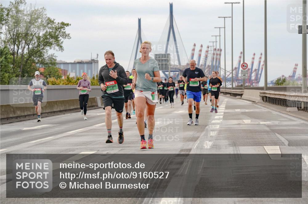 03.10.2025 - Köhlbrandbrückenlauf Michael Burmester http://msf.ph/oto/9160527 03.10.2025 15:53:48 Position 3 7576 meine-sportfotos.de