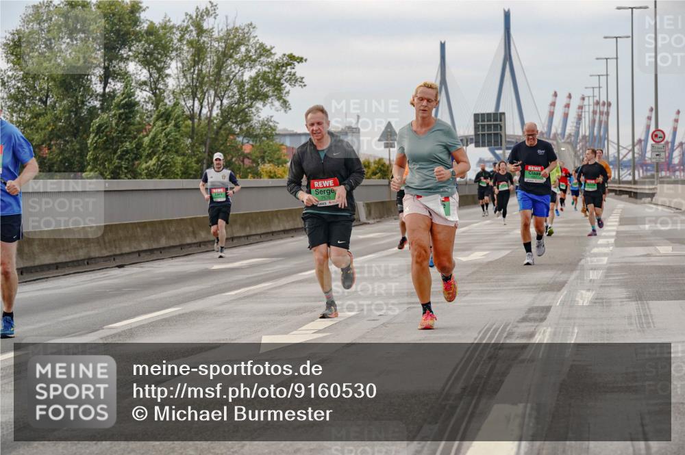 03.10.2025 - Köhlbrandbrückenlauf Michael Burmester http://msf.ph/oto/9160530 03.10.2025 15:53:49 Position 3 7576 meine-sportfotos.de