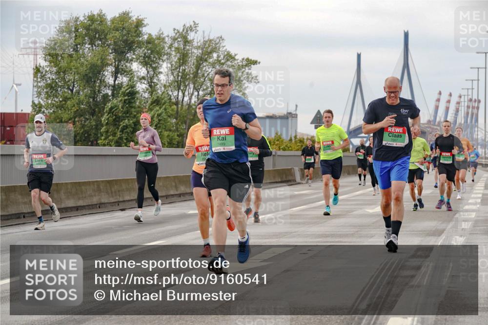 03.10.2025 - Köhlbrandbrückenlauf Michael Burmester http://msf.ph/oto/9160541 03.10.2025 15:53:53 Position 3 7499, 7057 meine-sportfotos.de