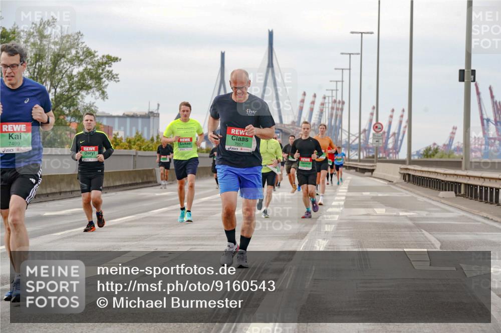 03.10.2025 - Köhlbrandbrückenlauf Michael Burmester http://msf.ph/oto/9160543 03.10.2025 15:53:54 Position 3 7057, 7499 meine-sportfotos.de