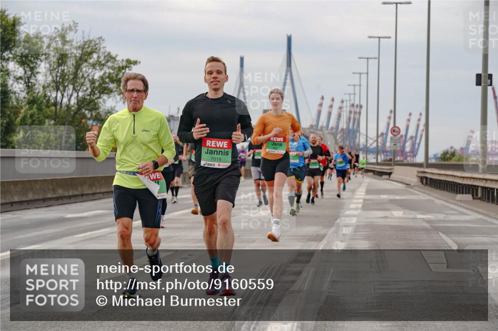 03.10.2025 - Köhlbrandbrückenlauf Michael Burmester http://msf.ph/oto/9160559 03.10.2025 15:54:00 Position 3 7019, 33 meine-sportfotos.de
