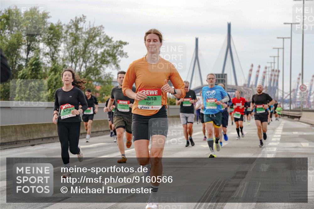 03.10.2025 - Köhlbrandbrückenlauf Michael Burmester http://msf.ph/oto/9160566 03.10.2025 15:54:03 Position 3 70, 12, 8967 meine-sportfotos.de