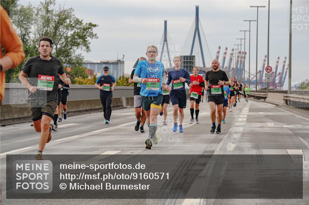 03.10.2025 - Köhlbrandbrückenlauf Michael Burmester http://msf.ph/oto/9160571 03.10.2025 15:54:05 Position 3 9468, 7283 meine-sportfotos.de