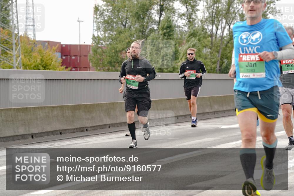 03.10.2025 - Köhlbrandbrückenlauf Michael Burmester http://msf.ph/oto/9160577 03.10.2025 15:54:08 Position 3 8824, 39, 7283, 7345 meine-sportfotos.de