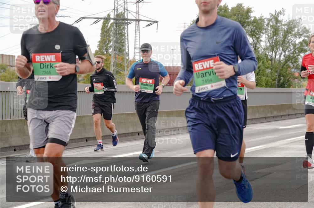 03.10.2025 - Köhlbrandbrückenlauf Michael Burmester http://msf.ph/oto/9160591 03.10.2025 15:54:13 Position 3 7345, 9024, 7494, 90 meine-sportfotos.de