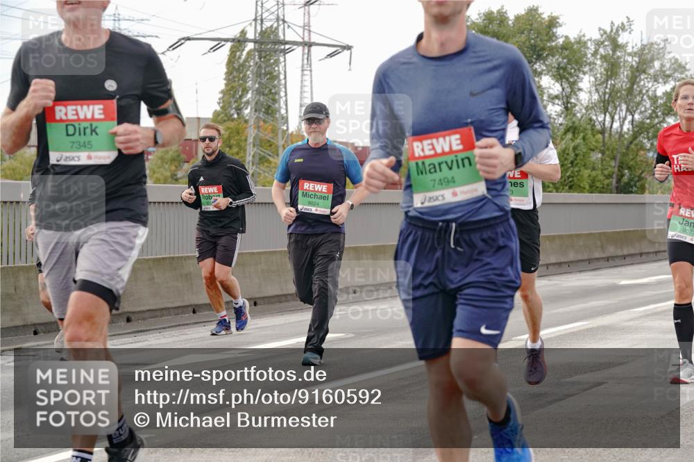 03.10.2025 - Köhlbrandbrückenlauf Michael Burmester http://msf.ph/oto/9160592 03.10.2025 15:54:13 Position 3 7345, 9024, 7494, 3, 9072 meine-sportfotos.de