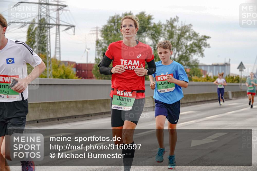 03.10.2025 - Köhlbrandbrückenlauf Michael Burmester http://msf.ph/oto/9160597 03.10.2025 15:54:15 Position 3 9543, 9072, 7609 meine-sportfotos.de