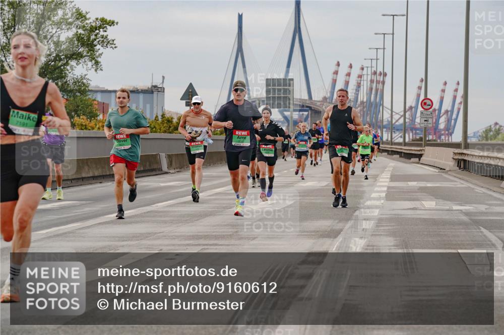 03.10.2025 - Köhlbrandbrückenlauf Michael Burmester http://msf.ph/oto/9160612 03.10.2025 15:54:20 Position 3 7191, 7674, 9020, 12, 5 meine-sportfotos.de