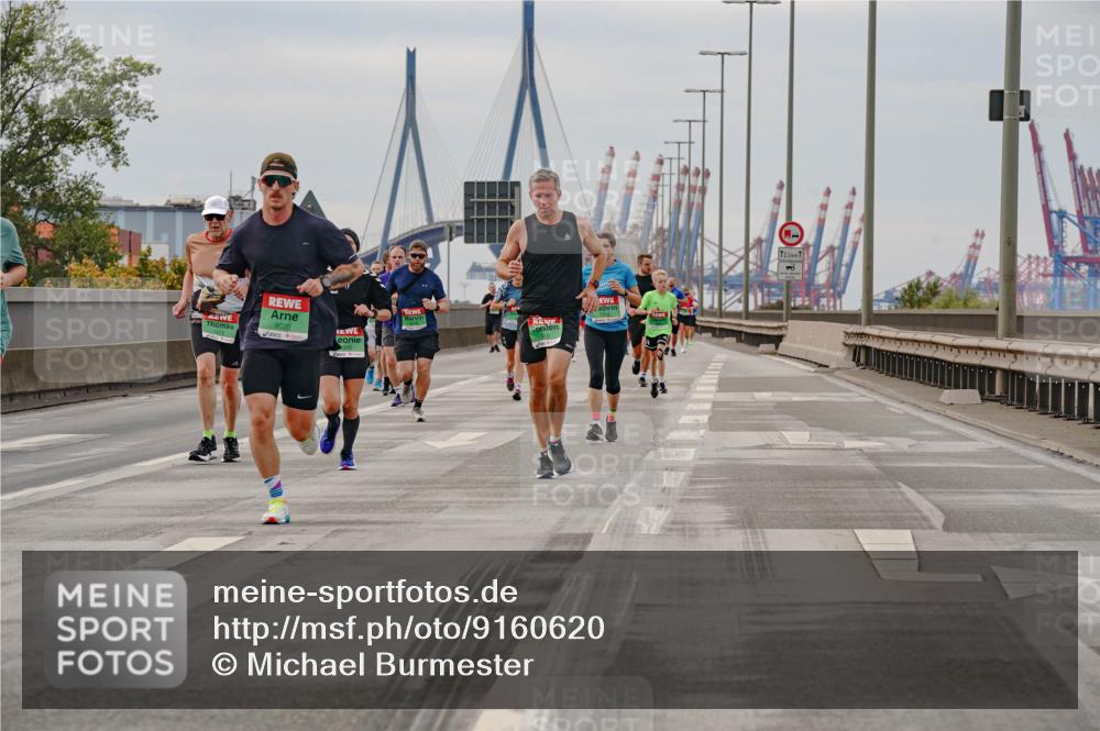 03.10.2025 - Köhlbrandbrückenlauf Michael Burmester http://msf.ph/oto/9160620 03.10.2025 15:54:22 Position 3 9020, 12, 5 meine-sportfotos.de