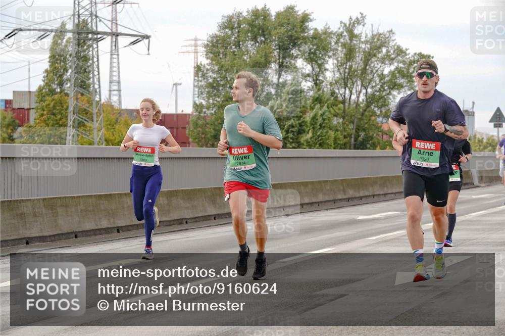 03.10.2025 - Köhlbrandbrückenlauf Michael Burmester http://msf.ph/oto/9160624 03.10.2025 15:54:24 Position 3 7360, 7674, 9020 meine-sportfotos.de