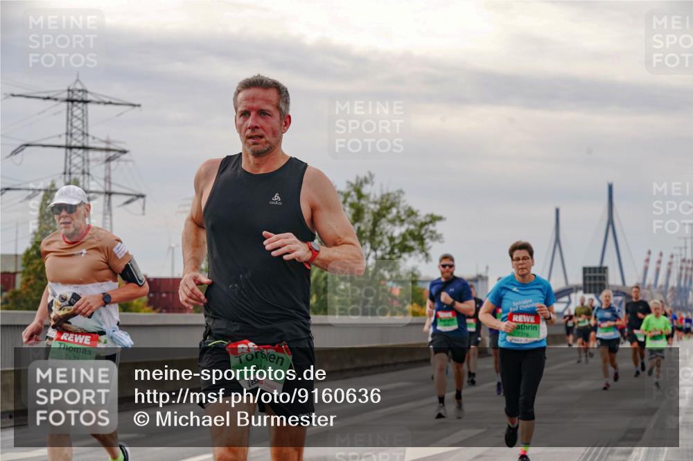 03.10.2025 - Köhlbrandbrückenlauf Michael Burmester http://msf.ph/oto/9160636 03.10.2025 15:54:29 Position 3 7423, 910, 2, 7319 meine-sportfotos.de