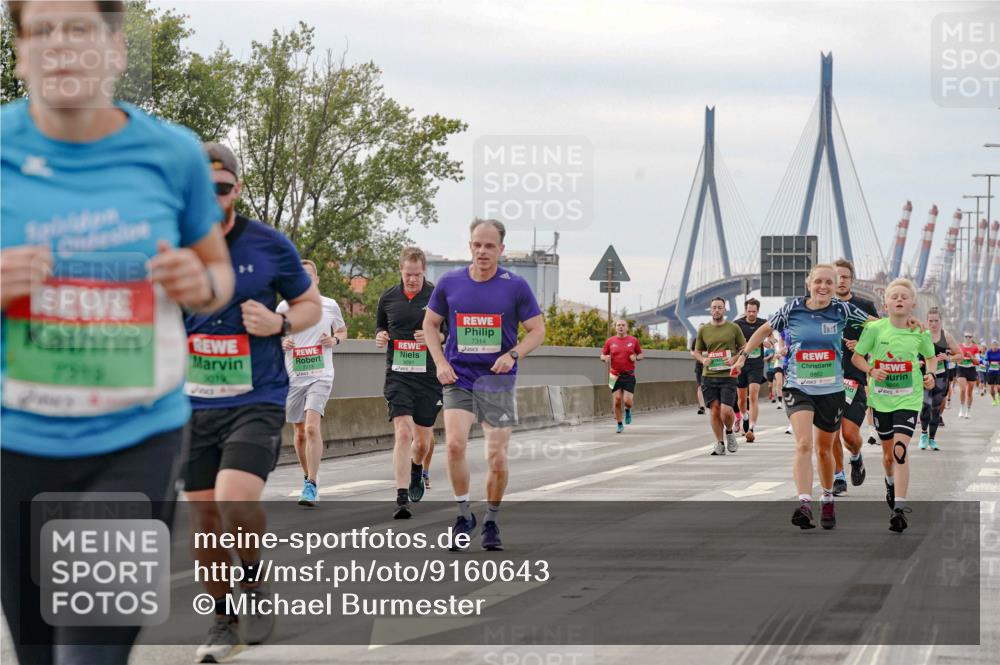 03.10.2025 - Köhlbrandbrückenlauf Michael Burmester http://msf.ph/oto/9160643 03.10.2025 15:54:31 Position 3 7310, 019, 7314, 1 meine-sportfotos.de