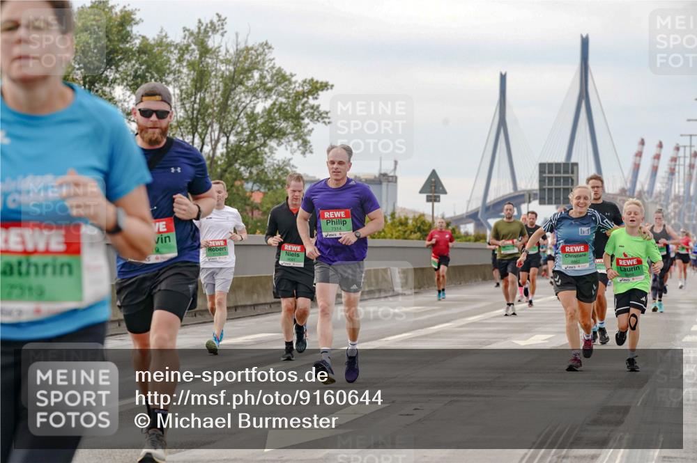 03.10.2025 - Köhlbrandbrückenlauf Michael Burmester http://msf.ph/oto/9160644 03.10.2025 15:54:32 Position 3 7319, 7314, 1, 8862 meine-sportfotos.de
