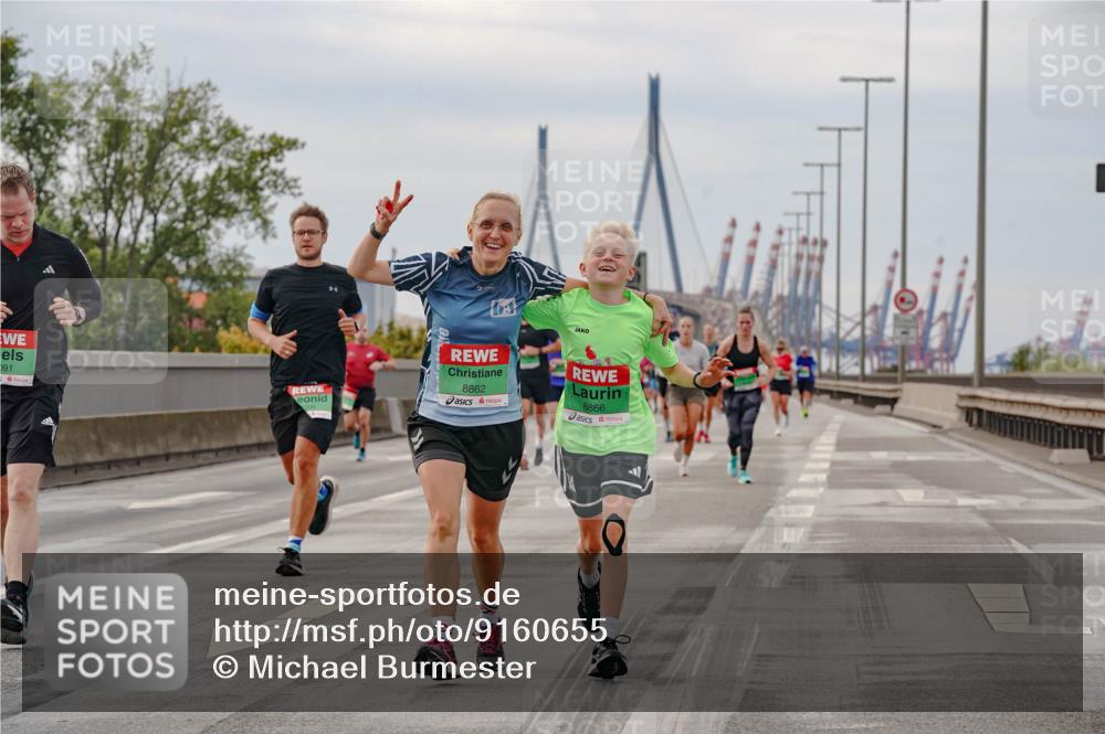 03.10.2025 - Köhlbrandbrückenlauf Michael Burmester http://msf.ph/oto/9160655 03.10.2025 15:54:36 Position 3 8862, 8866, 091 meine-sportfotos.de