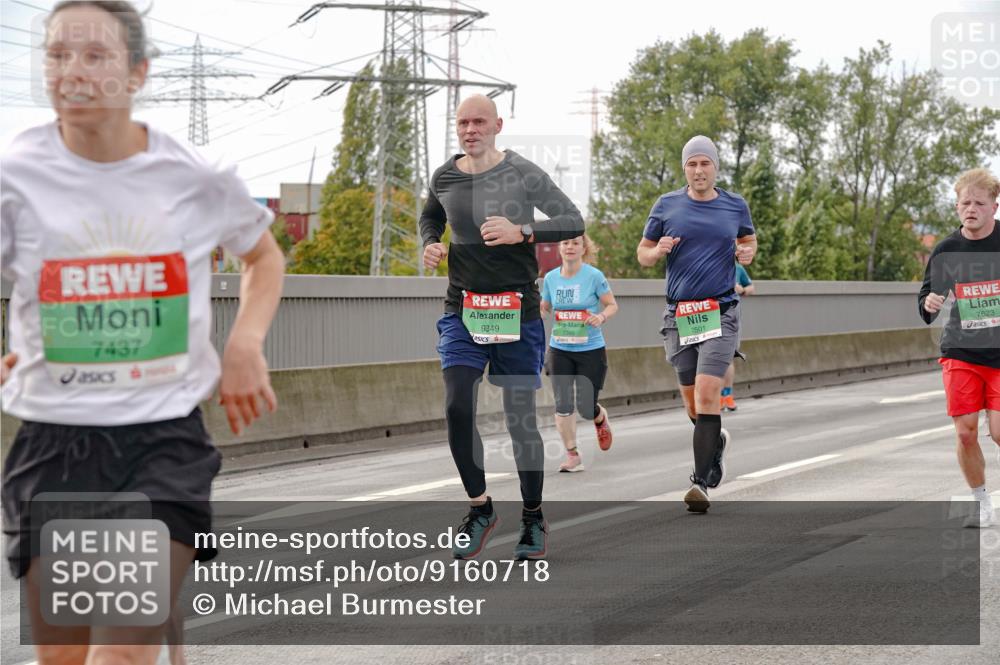 03.10.2025 - Köhlbrandbrückenlauf Michael Burmester http://msf.ph/oto/9160718 03.10.2025 15:55:04 Position 3 7437, 9349, 7501, 7623 meine-sportfotos.de