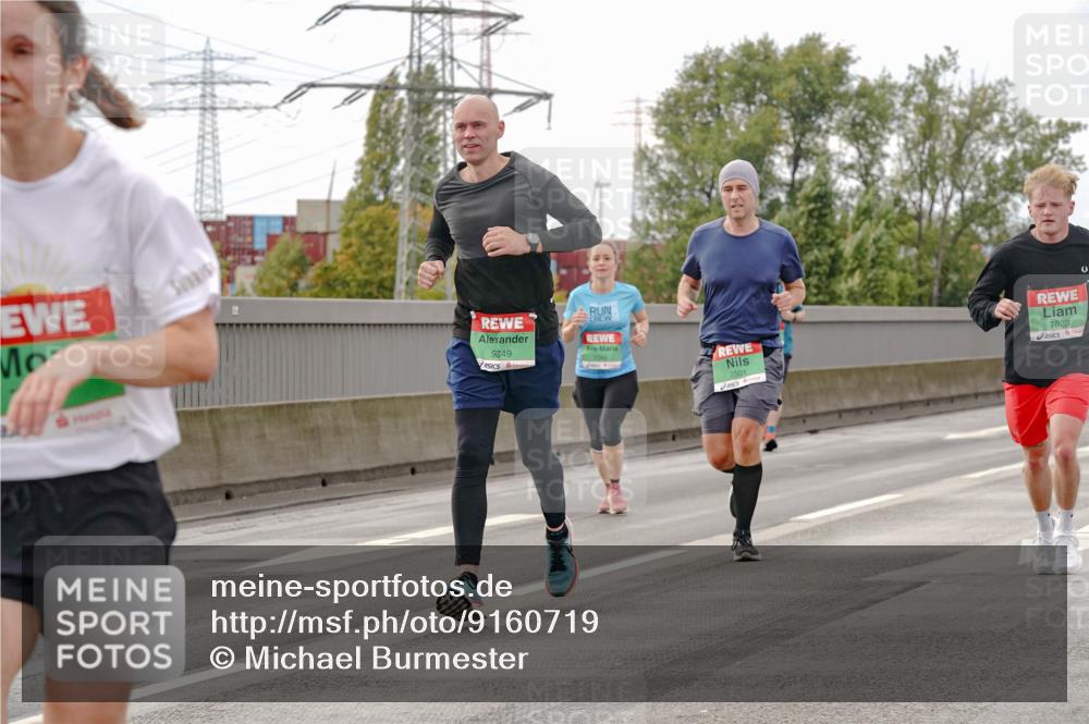 03.10.2025 - Köhlbrandbrückenlauf Michael Burmester http://msf.ph/oto/9160719 03.10.2025 15:55:04 Position 3 9349, 7501, 7623 meine-sportfotos.de