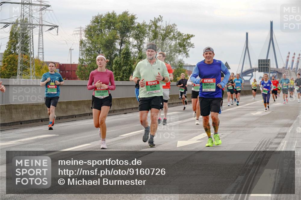 03.10.2025 - Köhlbrandbrückenlauf Michael Burmester http://msf.ph/oto/9160726 03.10.2025 15:55:07 Position 3 7529, 7528, 9323 meine-sportfotos.de