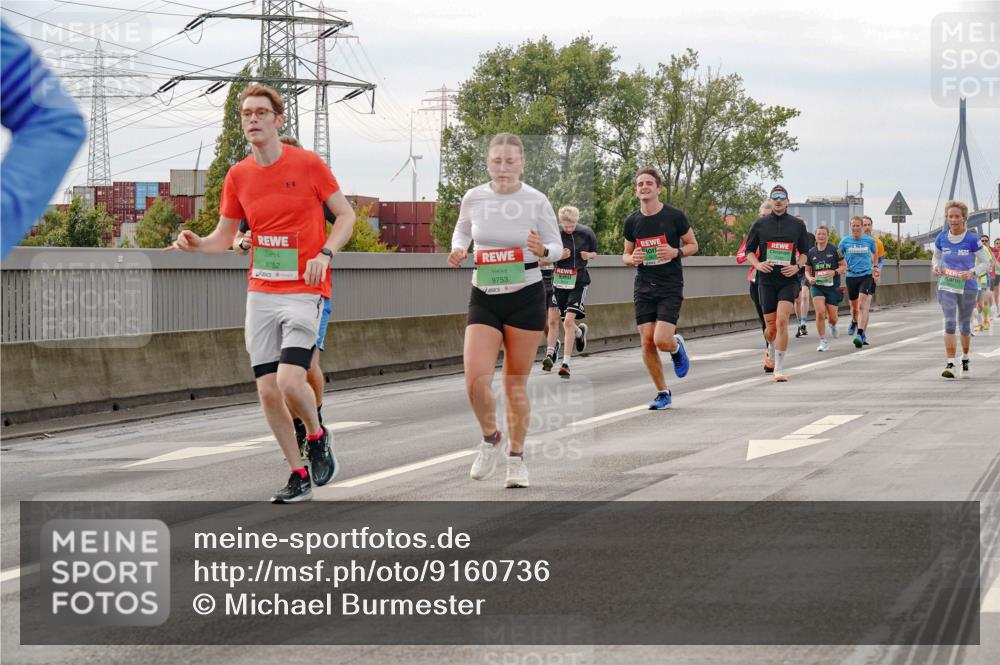 03.10.2025 - Köhlbrandbrückenlauf Michael Burmester http://msf.ph/oto/9160736 03.10.2025 15:55:12 Position 3 9752, 9753 meine-sportfotos.de