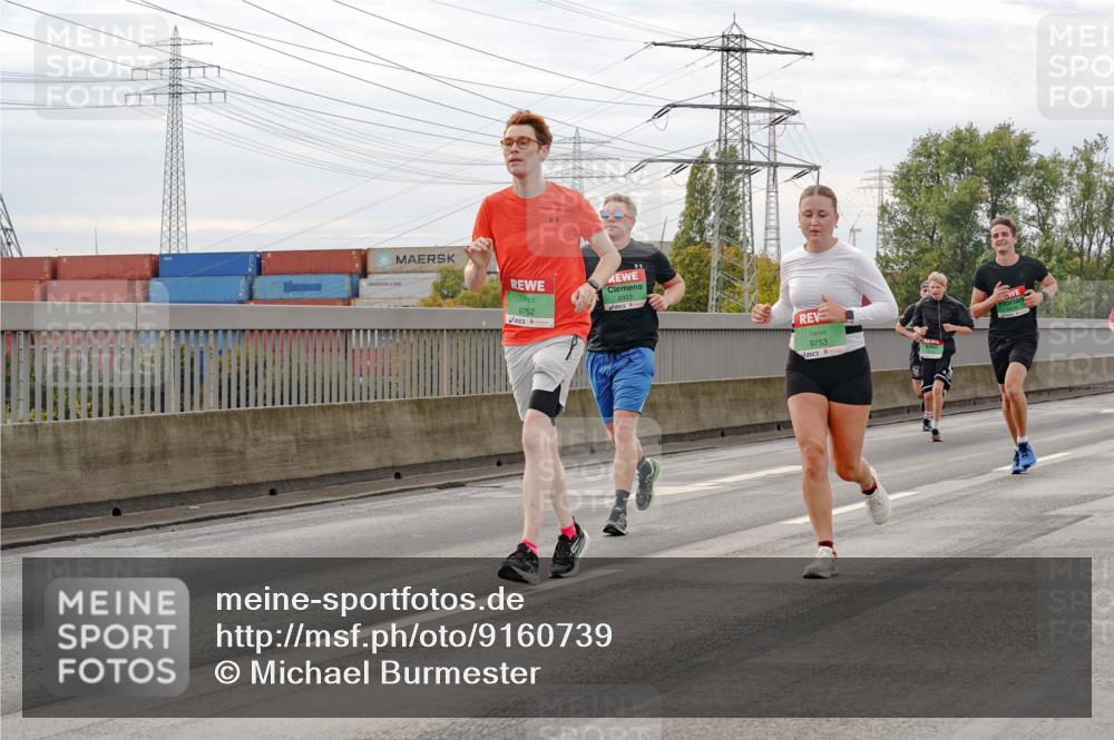 03.10.2025 - Köhlbrandbrückenlauf Michael Burmester http://msf.ph/oto/9160739 03.10.2025 15:55:12 Position 3 9752, 8923, 9753 meine-sportfotos.de