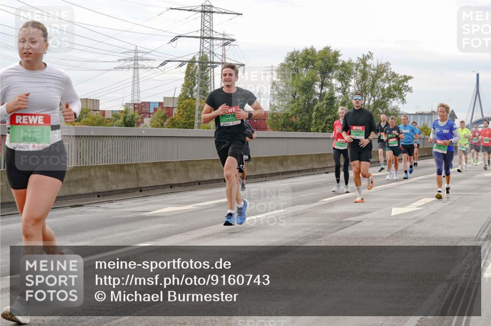 03.10.2025 - Köhlbrandbrückenlauf Michael Burmester http://msf.ph/oto/9160743 03.10.2025 15:55:14 Position 3 9753, 9018 meine-sportfotos.de