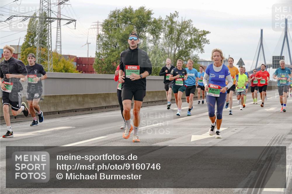 03.10.2025 - Köhlbrandbrückenlauf Michael Burmester http://msf.ph/oto/9160746 03.10.2025 15:55:15 Position 3 1982, 1978, 4, 24, 9600 meine-sportfotos.de