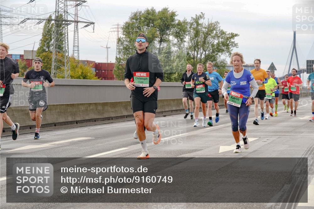 03.10.2025 - Köhlbrandbrückenlauf Michael Burmester http://msf.ph/oto/9160749 03.10.2025 15:55:16 Position 3 1982, 1978, 7588, 9, 9600 meine-sportfotos.de