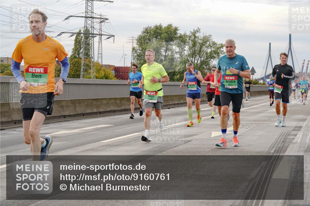 03.10.2025 - Köhlbrandbrückenlauf Michael Burmester http://msf.ph/oto/9160761 03.10.2025 15:55:22 Position 3 7822, 9301, 20, 3826 meine-sportfotos.de