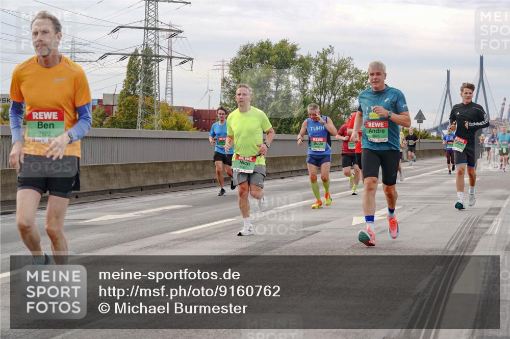 03.10.2025 - Köhlbrandbrückenlauf Michael Burmester http://msf.ph/oto/9160762 03.10.2025 15:55:22 Position 3 7822, 9301, 8826 meine-sportfotos.de