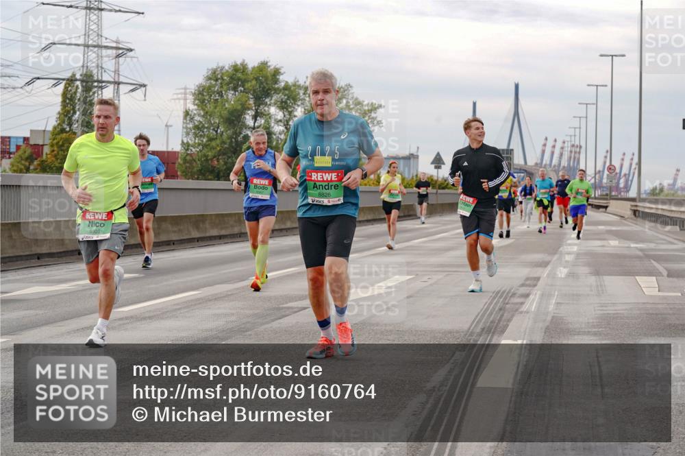 03.10.2025 - Köhlbrandbrückenlauf Michael Burmester http://msf.ph/oto/9160764 03.10.2025 15:55:23 Position 3 9301, 2025, 8826 meine-sportfotos.de